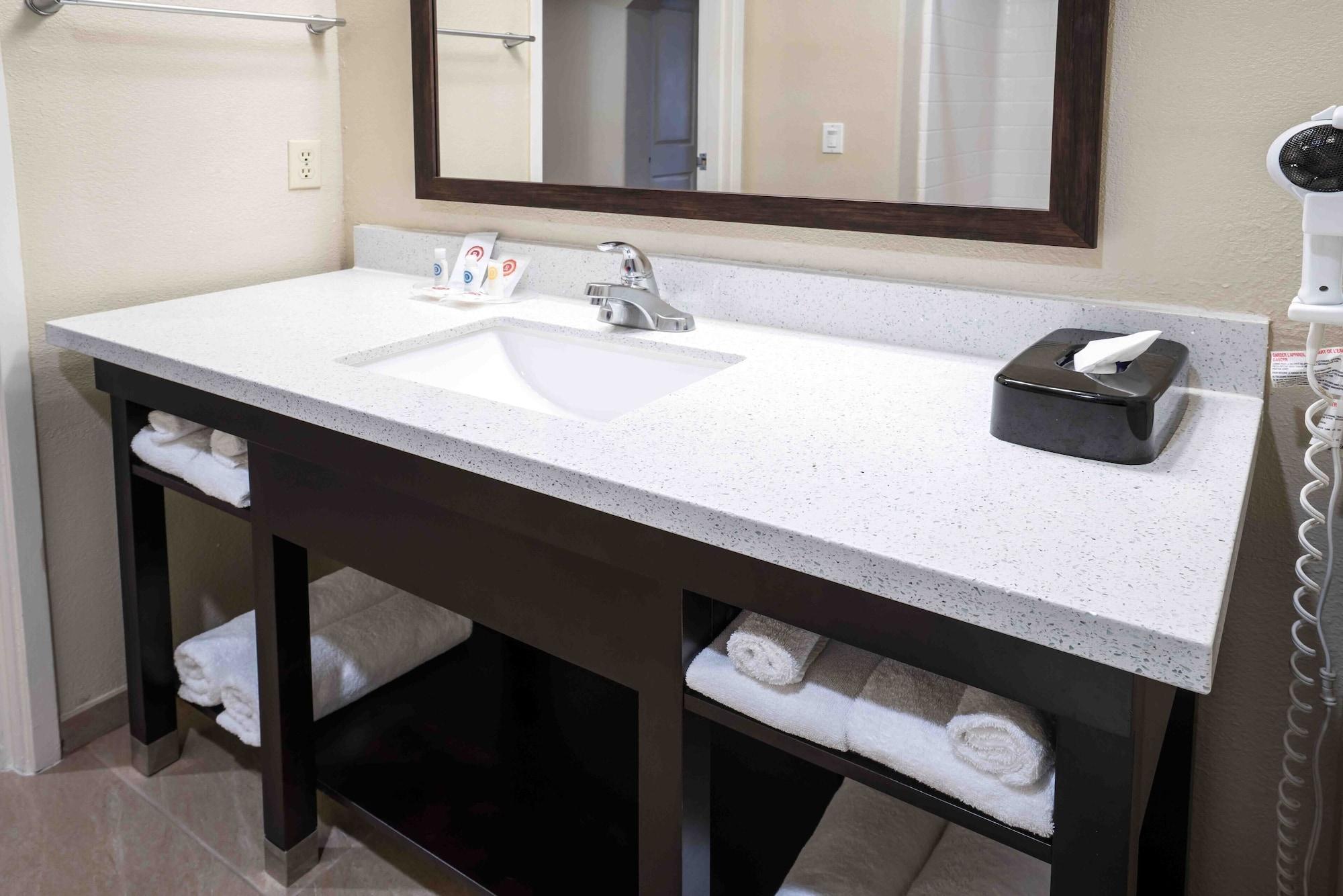 Hotel Comfort River Park 3*