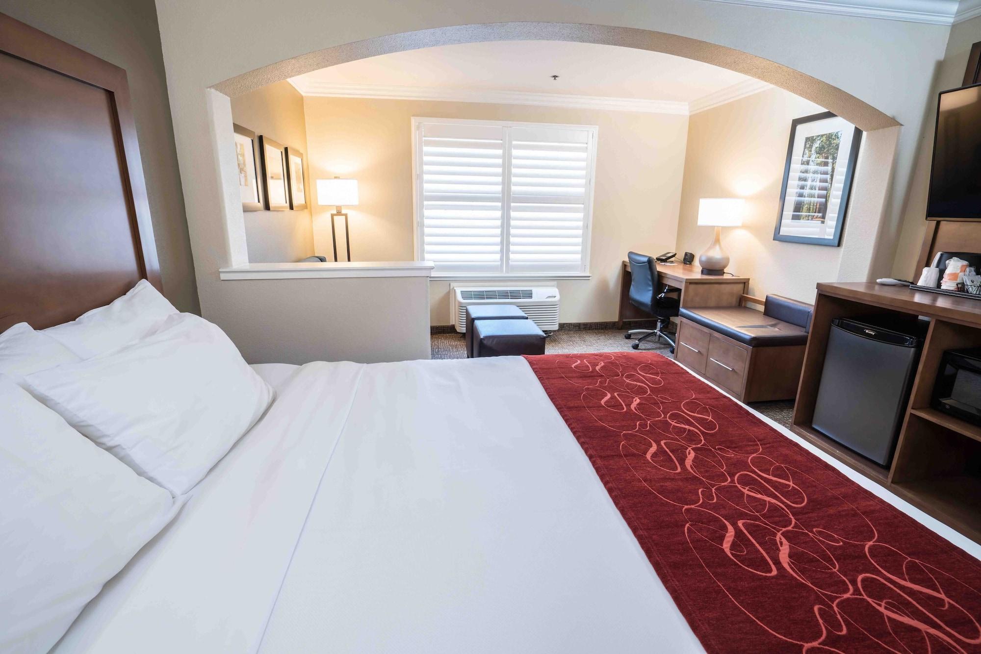 Comfort River Park 3*