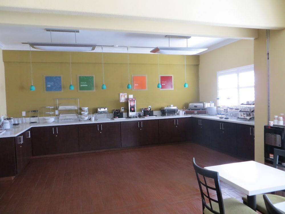 Comfort River Park 3* Fresno