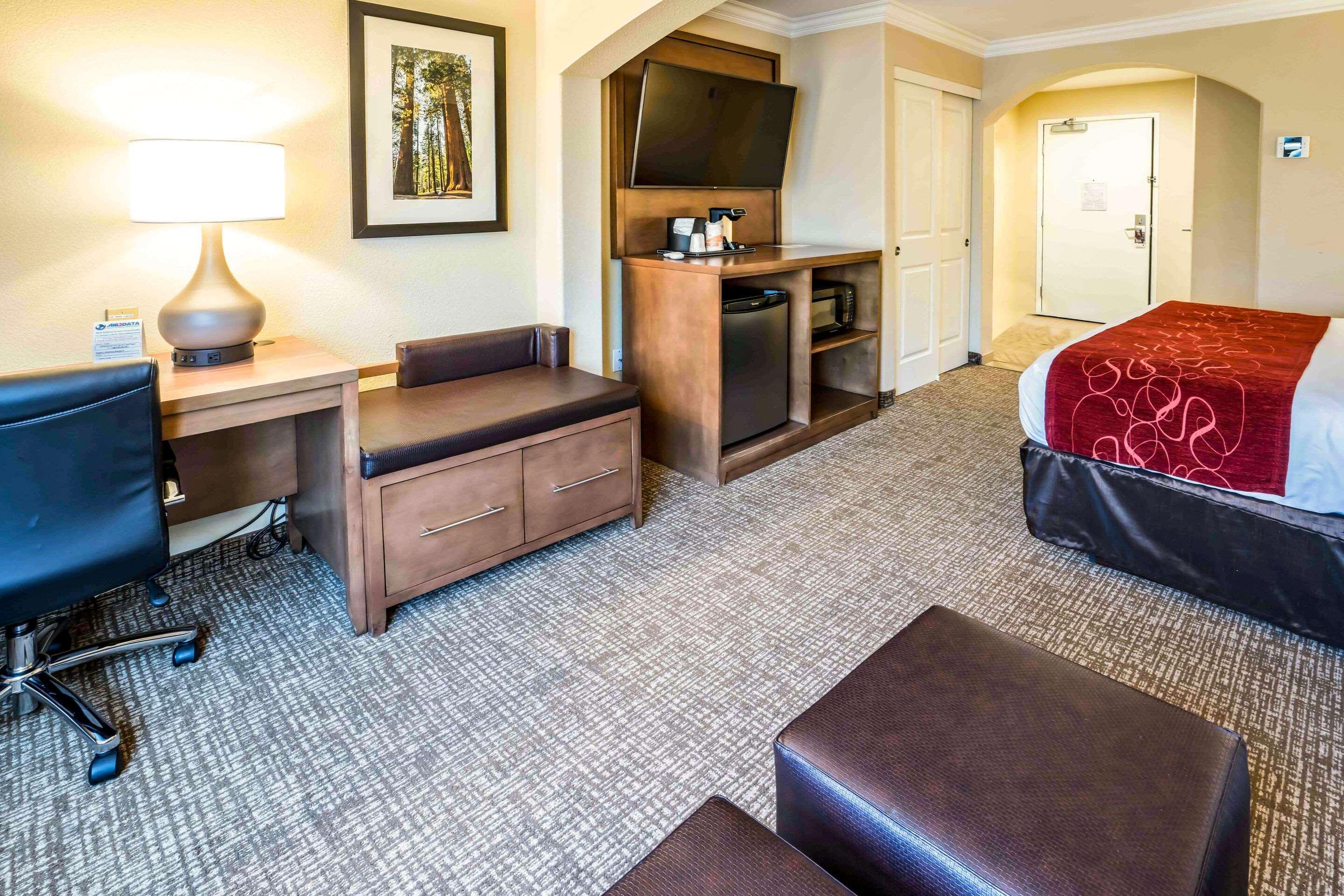 Hotel Comfort River Park 3*