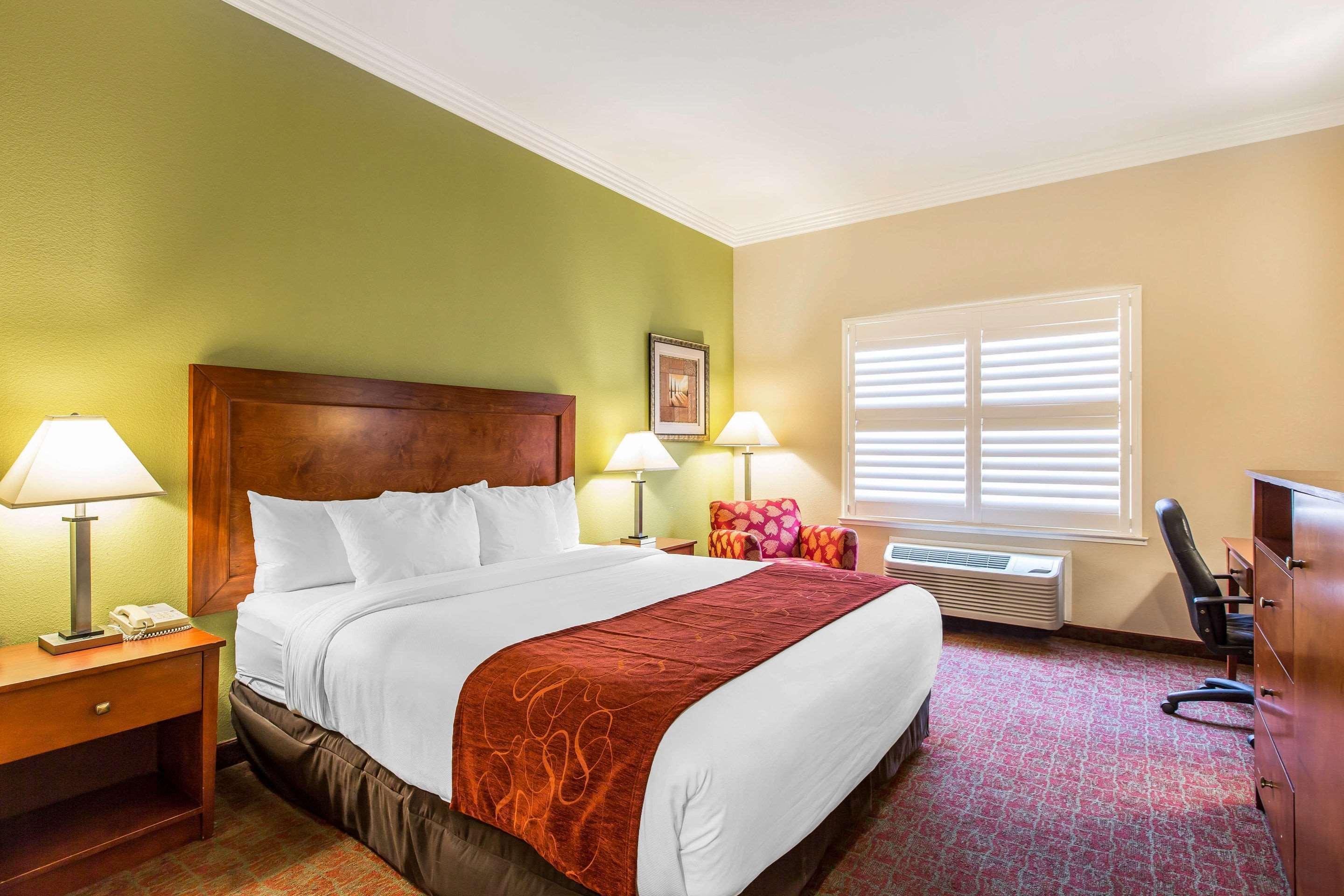 Hotel Comfort River Park Fresno