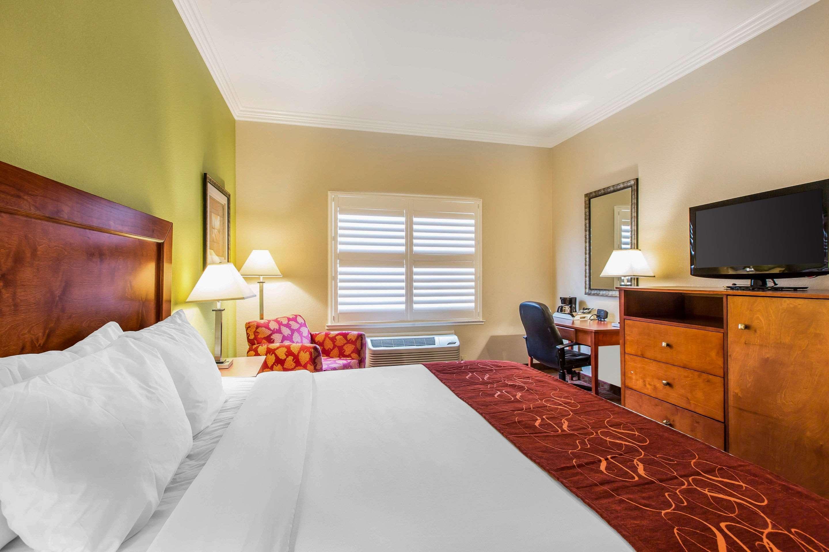 Comfort River Park 3* Fresno