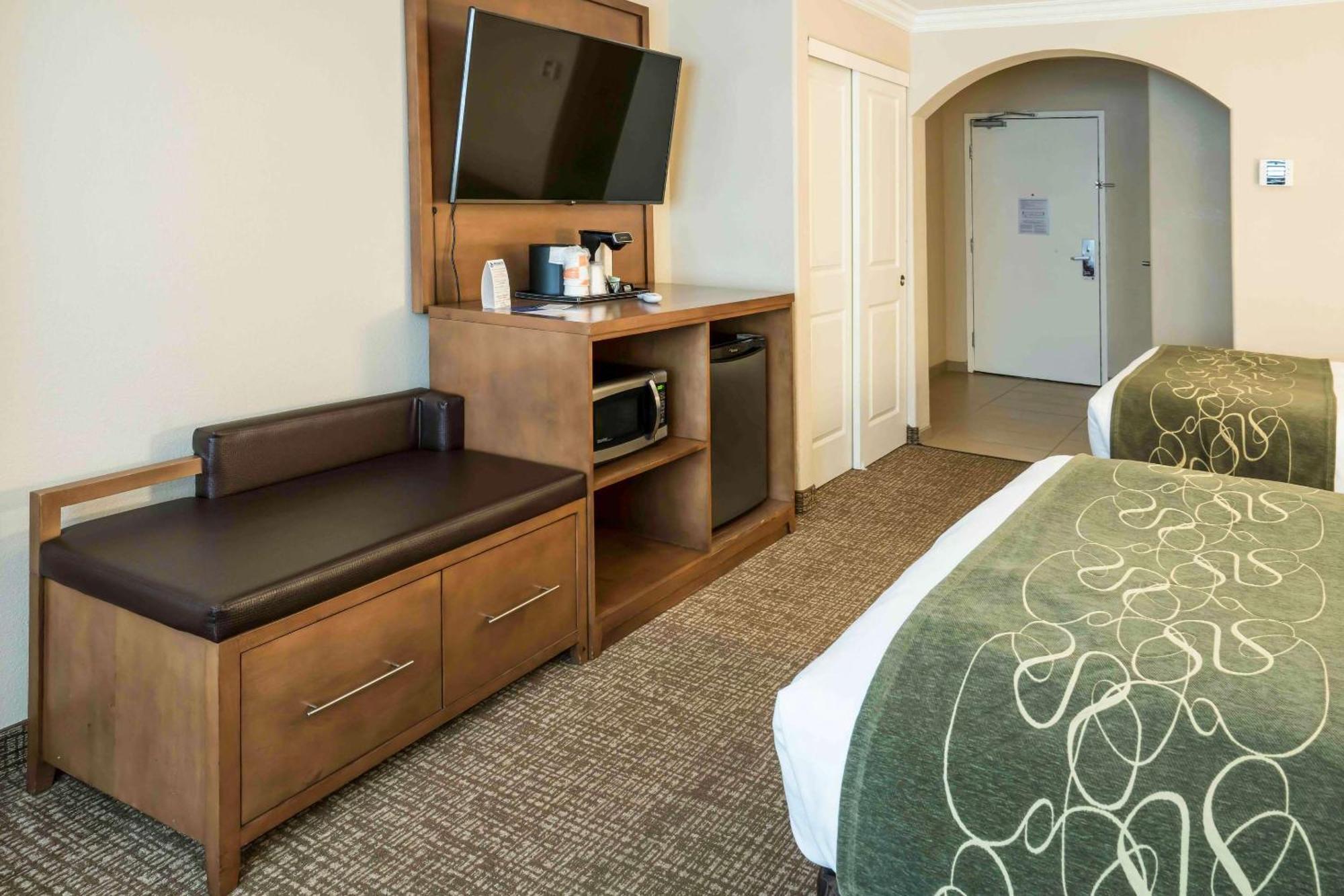 Comfort River Park 3*